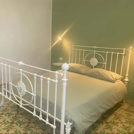 Bradamante Little Tower טראפאני